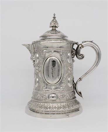 Boccale in argento con versatoio. - A silver jug