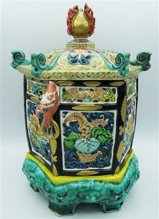 Manifattura Kutani - A Kutani porcelain lamp