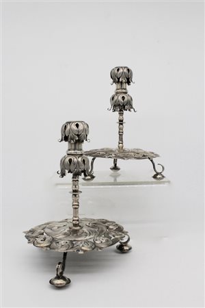 Coppia di candelieri - A pair of silver candlesticks