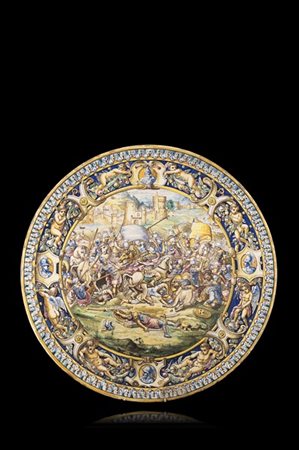 Alfonso Romero Mesa (Attr.) Piatto in maiolica decorata in policromia a scena di