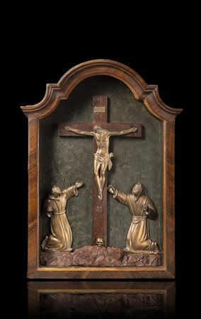 Arte del secolo XVIII "Cristo crocefisso con frati" altarolo in legno