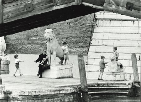 Gianni Berengo Gardin (1930)  - Venice, Arsenale, anni 1960