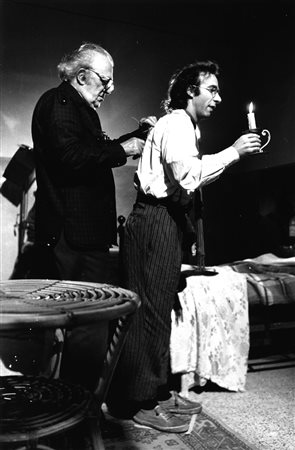 Anonimo - Federico Fellini and Roberto Benigni in "La voce della luna", 1990