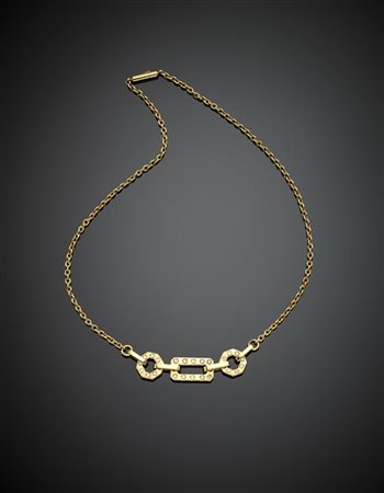 CORBETTA 
Collier in oro giallo con centrale a losanghe rifinito con diamanti p