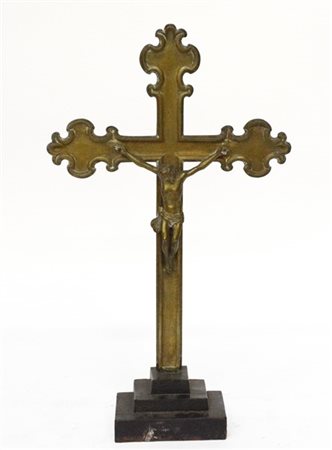 Arte del secolo XIX "Cristo crocifisso" scultura in bronzo (h. cm 50) Su base i