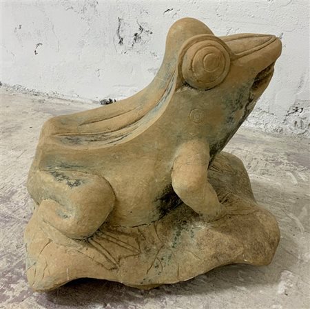 Scultura in pietra raffigurante ranocchio (cm 45x38x36) (difetti)