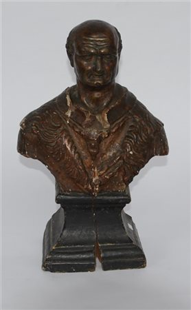 Testa in bronzo raffigurante "Imperatore" montata su mezzo busto in legno intagliato e dorato non coevo (h cm 38) (gravi difetti)