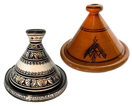 Coppia di tajine, Tunisia. Diametro cm 25. H cm 24. Diametro cm 31. N cm 25.