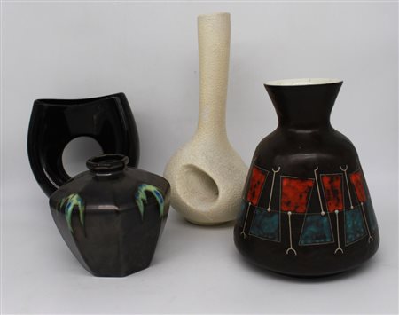 Quattro vasi in ceramica smaltata - Four glazed ceramic vases