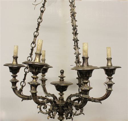 Lampadario a sei luci in metallo argentato - A six flames silver metal chandelier