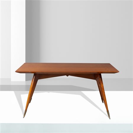 Gio Ponti, attribuitoItalia, anni 5079x161x81,5 cm.tavolo in legno di ciliegio