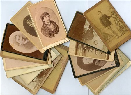 Lotto di sedici CDV realizzati da fotografi pavesi, 1870-1900