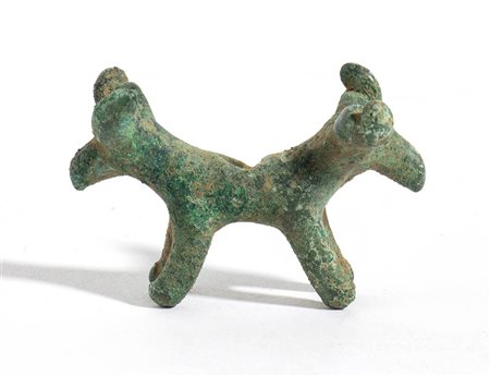 Picentes Bronze Pendant with Double Bull-Shaped Protomes, 6th century BC; length cm 4,5