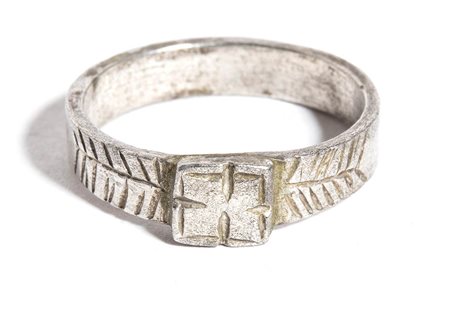 Reinassance Silver Ring, 15th - 16th century; diam cm 1,9