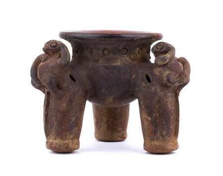 Tripod for shamanic rituals, Panama, Chiriquí Culture, 1st - 4th century AD; height cm 15; diam cm 13