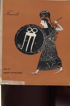 FINARTE. -  Asta di oggetti archeologici. Milano, anni 70.  Pp. 28,  nn. 67,  tavv. 30. Ril. ed. molto sciupata, interno buono stato, importante raccolta di Vasi. <br>