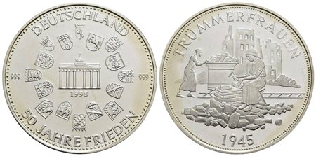 GERMANIA - Repubblica Federale (1949) - Gettone - 1998 - 1945 Trümmerfrau - Stemmi attorno a porta d
