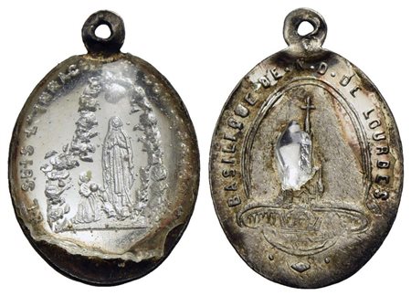 RELIGIOSE - Medaglia - Madonna di Lourdes - La Madonna di Lourdes - R/ La Basilica - MB Ovale mm. 18