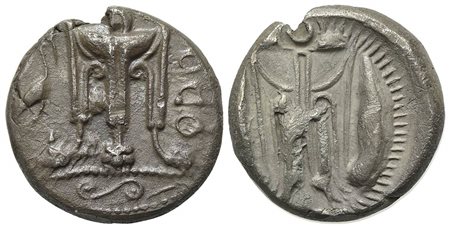 Bruttium, Kroton, Stater, ca. 480-430 BC. AR (g 7,78; mm 19; h 1). ϘPO, Tripod with legs terminating in lion's feet; to l., heron standing r.; volute in exergue; Rv. Incuse tripod, linear outline within. HNItaly 2104; SNG ANS 311.