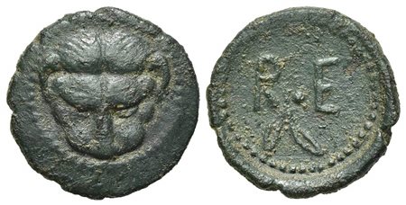 Bruttium, Rhegion, Onkia, ca. 450-425 BC; AE (g 1,20; mm 13; h 9). Lion mask facing; Rv. R E; sprig of olive leaves between. HNItaly 2517; SNG ANS 679. Green patina, very fine