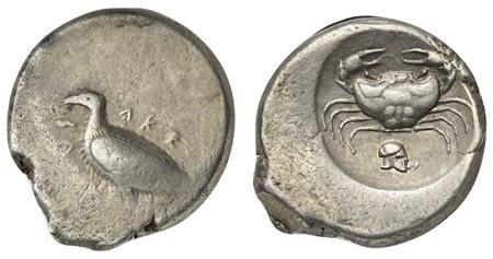 Sicily, Akragas, Didrachm, ca. 488/485 - 480/478 BC. AR (g 8,73; mm 22; h 9). AKR - ACAΣ, eagle standing l., Rv. crab; below helmt to r.; all within incuse circle. Westermark, Coinage, Period I, Group III, 224.9 (O78/R149). Rare. 