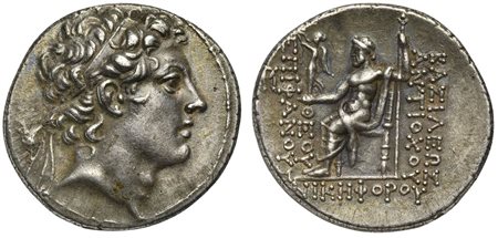 Seleukid Kings, Antiochos IV (175-164 BC); AR Tetradrachm (g 16,91; mm 31; h 12); Antioch on the Orontes, ca. 168-164 BC; Diademed head r. Rv. BAΣIΛEΩΣ ANTIOXOY ΘEOY EΠIΦANOY NIKHΦOPOY, Zeus Nikephoros seated l.; monogram to outer