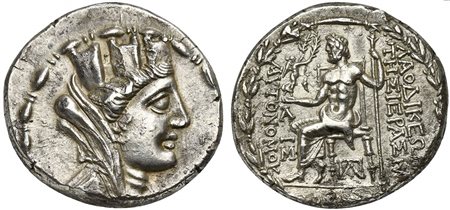 Seleukis and Pieria, Laodikeia, 78/7-16/5 BC; AR Tetradrachm (g 15,02; mm 28; h 12); year 30 (52/1 BC); Veiled, draped and turreted bust of Tyche r.; Rv. ΛAOΔIKEΩ[N] THΣ IEPAΣ AYTONOMOY, Zeus Nikephoros seated l.; Λ (date) and IΣ 