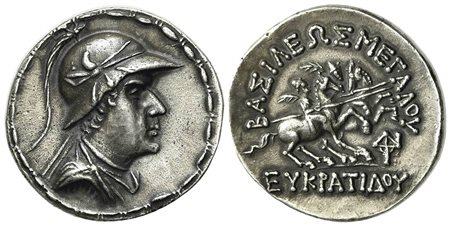 Baktria, Eukratides I (c. 170-145 BC); AR Hemidrachm (g 16,84; 32; h 12). Diademed, draped and cuirassed bust r., wearing crested helmet adorned with bull's horn and ear; Rv. BAΣIΛEΩΣ MEΓAΛOY EYKPATIΔOY, The Dioskouroi, holding pa