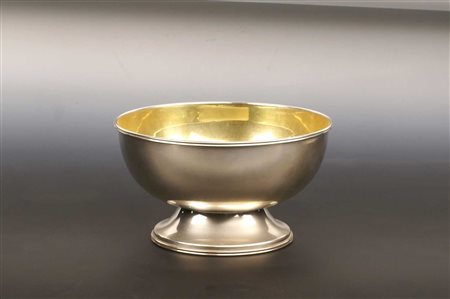 BOWL IN ARGENTO Firenze Brandimarte A corpo liscio poggiante su base...