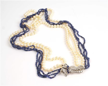 COLLANA CON PERLE E ZAFFIRI anni ' 50/60 Composta da due fili di perle...