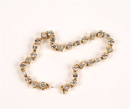 BRACCIALE TENNIS IN ORO ROSSO 18KT E DIAMANTI Taglio brillante, smeraldo e...