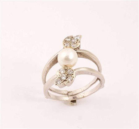 ANELLO FEDE AMERICANA IN ORO BIANCO 14KT Con perla coltivata di mm.6,5 circa...