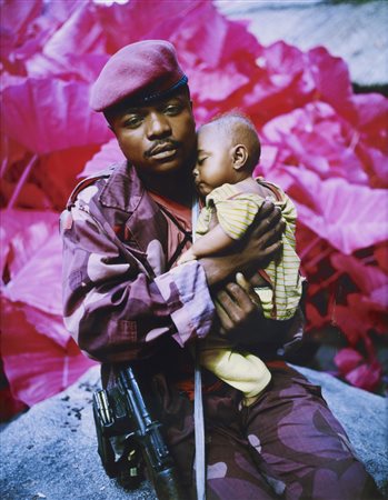 Richard Mosse MADONNA AND CHILD digital C-print, cm 88,9x71,1 entro cornice...