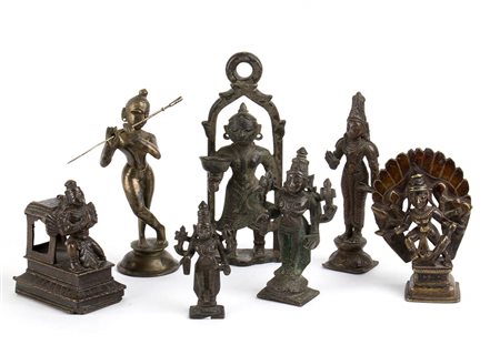 SETTE SCULTURE IN LEGA DI RAME DI DIVINITA'<br>India, XIX-XX secolo