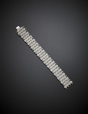 Bracciale modulare a fascia in oro bianco e diamanti per complessivi ct. 15 cir