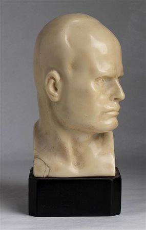 Piccolo busto di Benito Mussolini in avoriolina