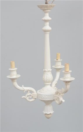 Lampadario a tre luci in ceramica bianca con bracci sagomati (difetti)