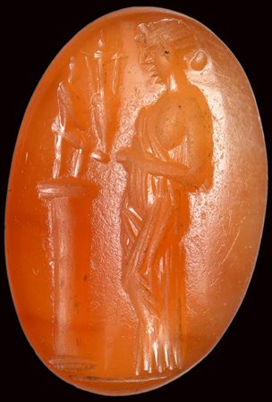 A roman carnelian intaglio. Offerer. 