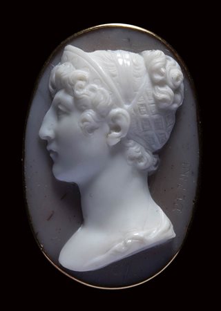 A neoclassical two-layers agate cameo mounted on a gold brooch, signed Berini. Bust of Caroline Murat. 