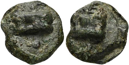 Lucania, Cast Uncia, Venusia, ca. 215 BC; AE (g 13; mm 23; h 6); knucklebone...