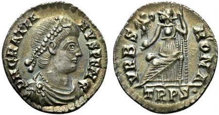 Gratian (367-383), Siliqua, Treveri, AD 367-375; AR (g 2,05; mm 17; h 12); D...