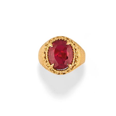 Anello con pietra rossa sintetica