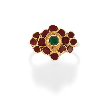 Anello con pietra verde e granati, sud-Italia XVIII secolo