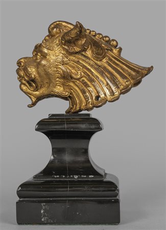 Testa di drago, scultura in bronzo dorato 
