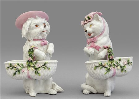 Cane e gatto, coppia di statuine in porcellana 