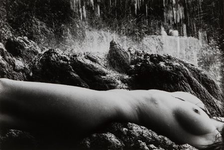 Lucien Clergue (1934-2014)  - Nu de la rocque, 1971