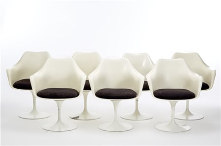 Eero Saarinen Lotto composto da sette poltroncine modello "Tulip". Produzione Kn
