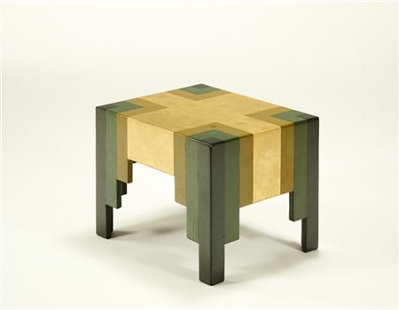 Paul Follot (Attribuito)
Tavolino in legno laccato in nero, verde chiaro e oro,