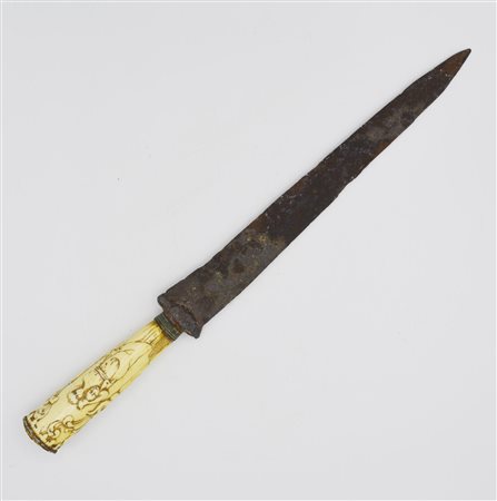 COLTELLO VENEZIANO DATAZIONE: XV sec. d. C. MATERIA E TECNICA: bronzo fuso e...