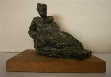 Matilde Magnaghi, La lettura - Scultura in bronzo h.cm.13